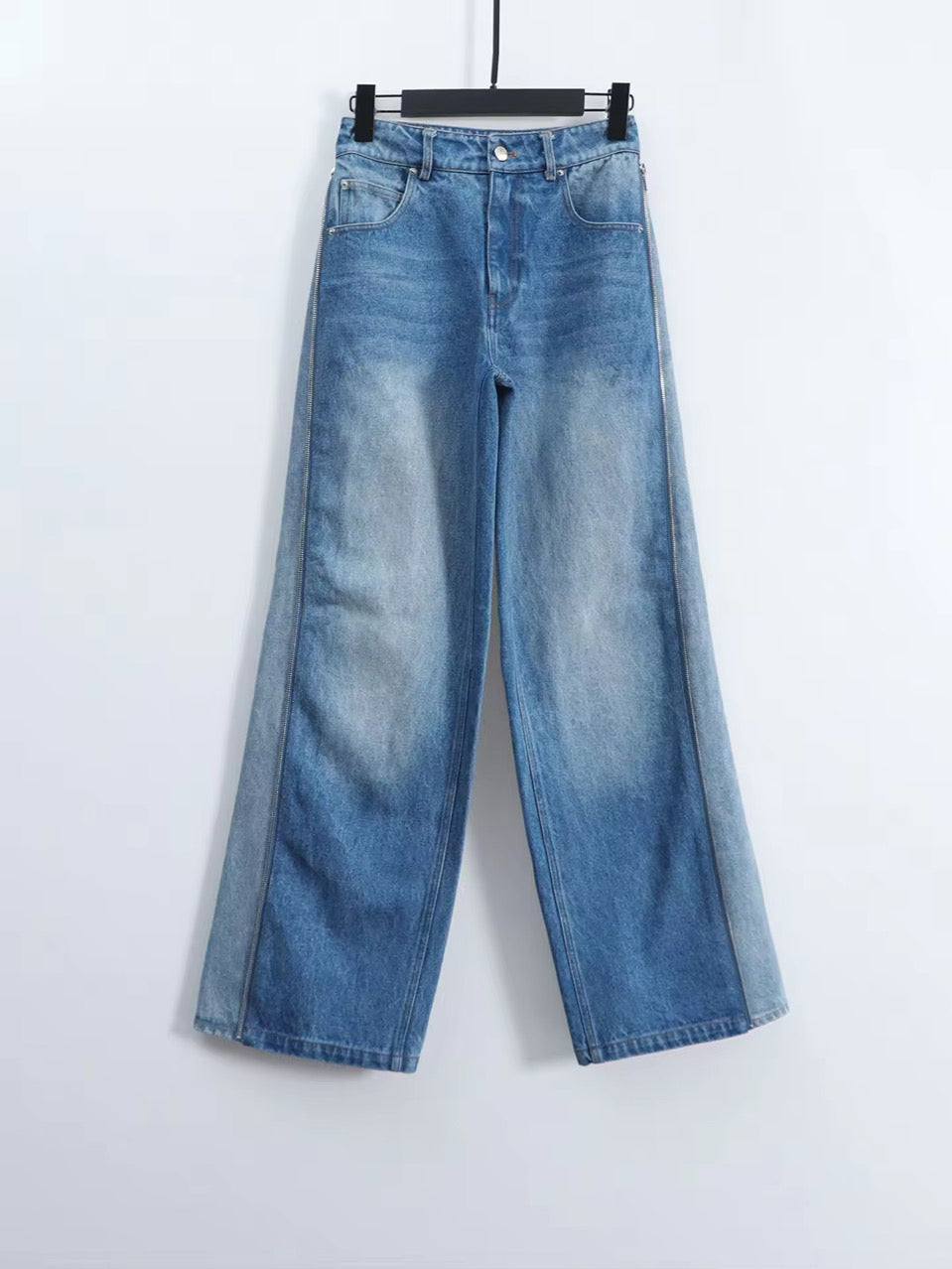 ZIP FLARE DENIM JEANS *Women*